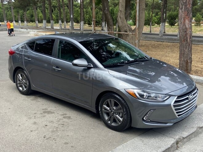 Hyundai Elantra-17