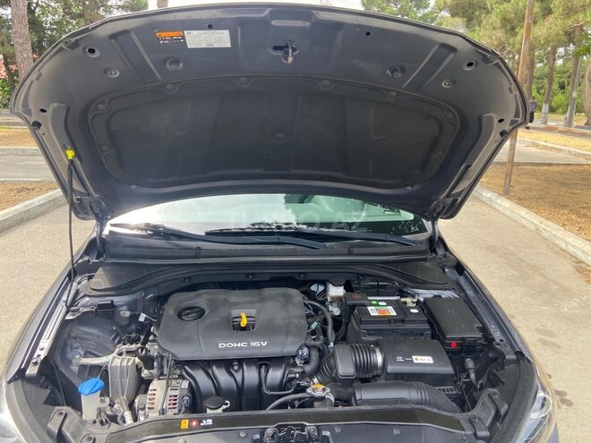 Hyundai Elantra-19