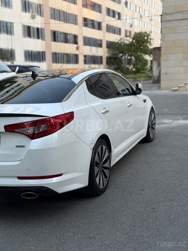 Kia K5-4