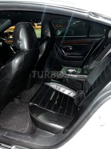 Volkswagen Passat CC-11