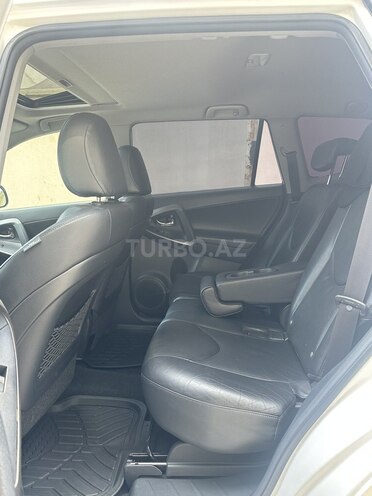 Toyota RAV4-13