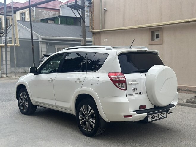 Toyota RAV4-5