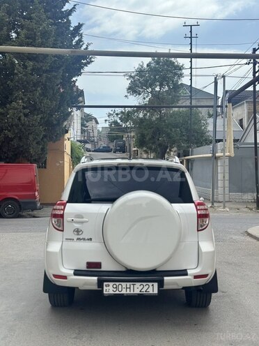 Toyota RAV4-6