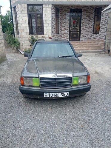 Mercedes 190-1