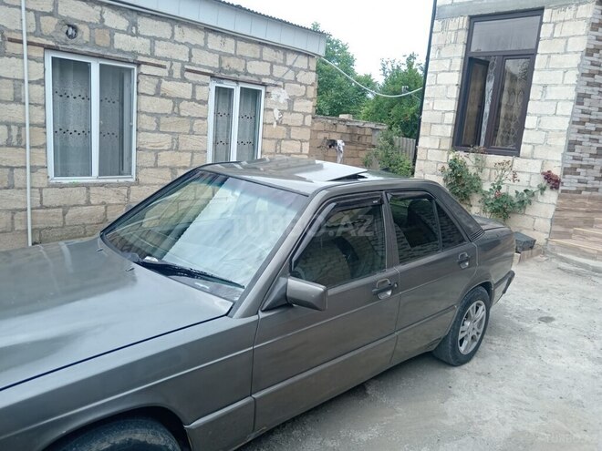 Mercedes 190-7