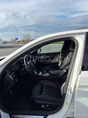 BMW 530-9