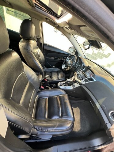 Chevrolet Cruze-15