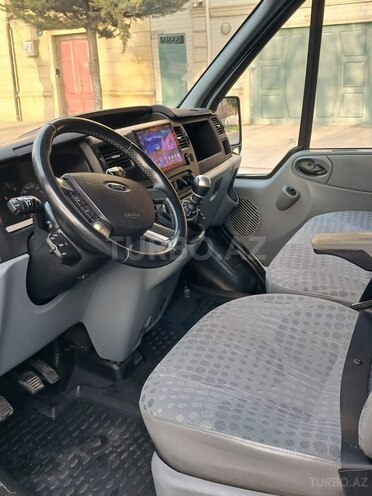 Ford Transit-2