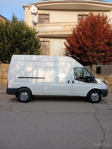 Ford Transit-4