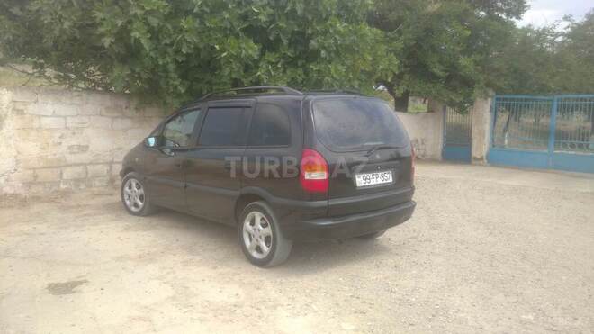 Opel Zafira-4
