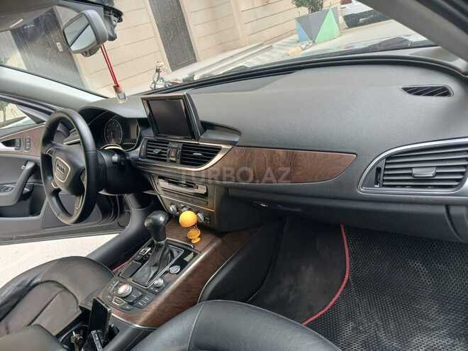 Audi A6-11