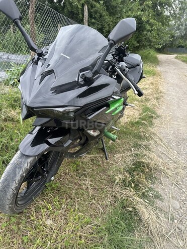 Kawasaki Ninja 500-2
