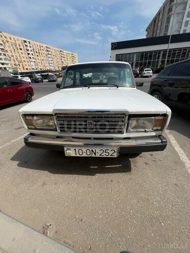 LADA (VAZ) 2107-1