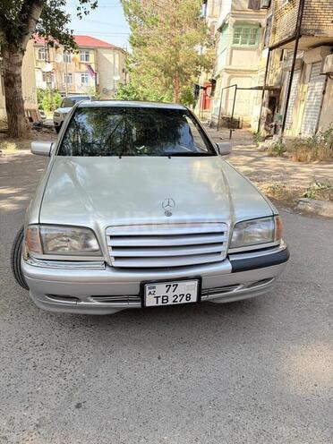 Mercedes C 220-1