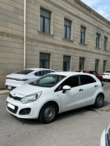 Kia Rio-4