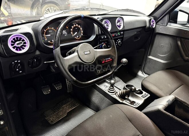 LADA (VAZ) Niva-15