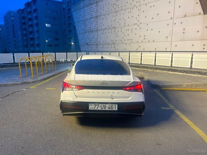Hyundai Elantra-2