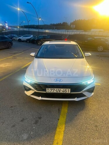 Hyundai Elantra-3