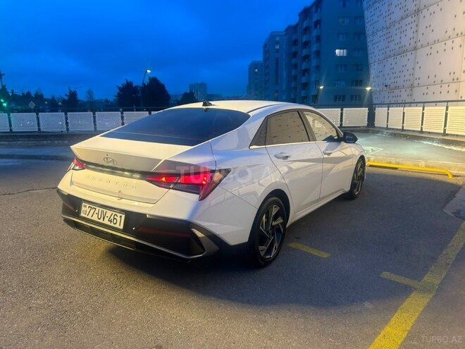 Hyundai Elantra-6