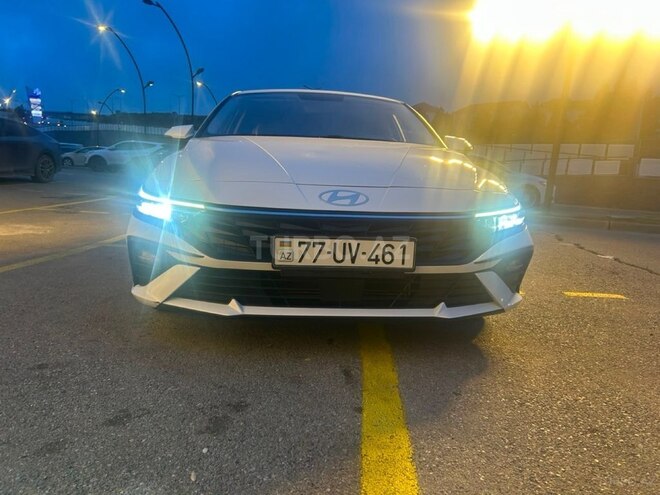 Hyundai Elantra-9