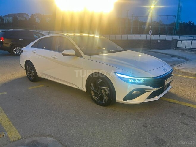 Hyundai Elantra-8