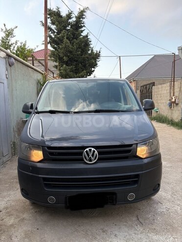 Volkswagen Transporter-1