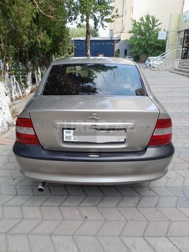 Opel Vectra-2