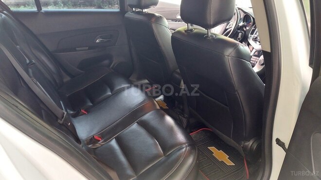 Chevrolet Cruze-15