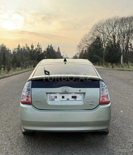 Toyota Prius-2