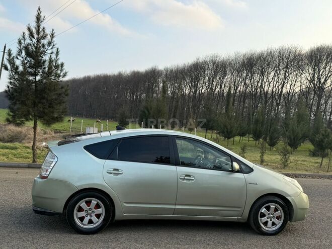 Toyota Prius-4