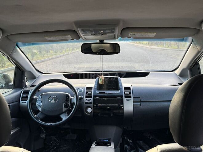Toyota Prius-5