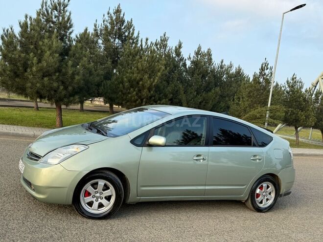 Toyota Prius-3