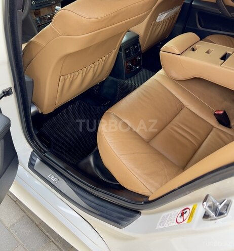 BMW 525-12