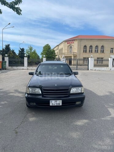 Mercedes C 200-1