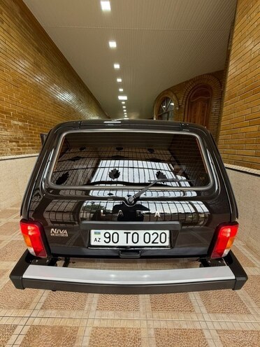 LADA (VAZ) Niva-9