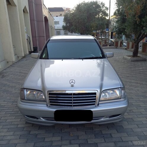 Mercedes C 220-1