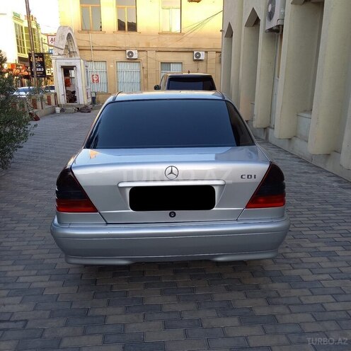 Mercedes C 220-2