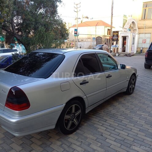 Mercedes C 220-7