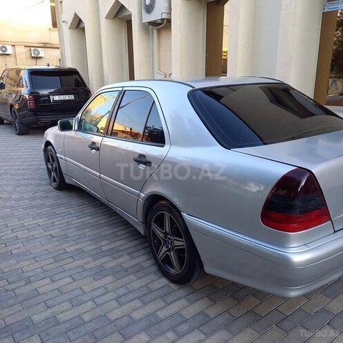 Mercedes C 220-8