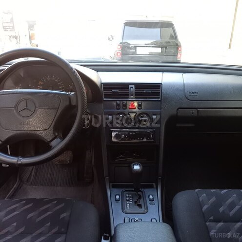 Mercedes C 220-11