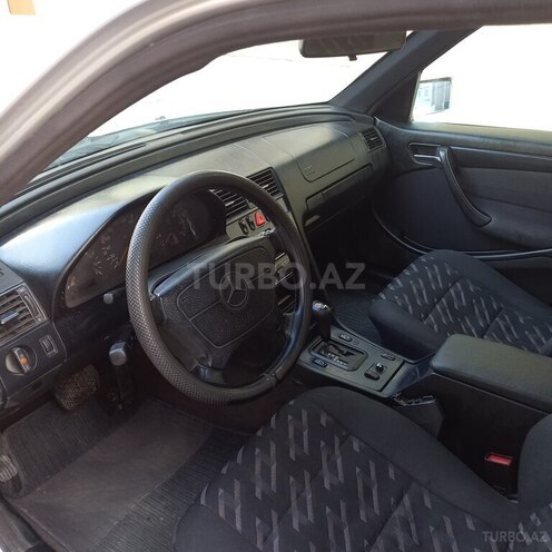 Mercedes C 220-12