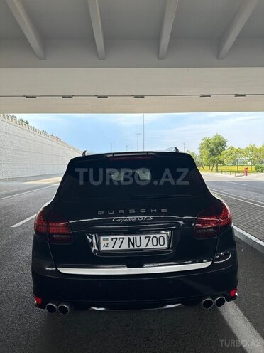 Porsche Cayenne GTS-2