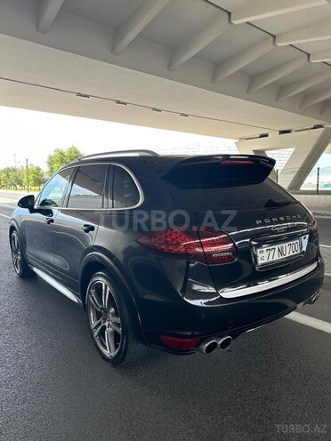 Porsche Cayenne GTS-7
