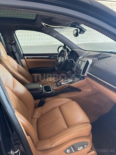 Porsche Cayenne GTS-18