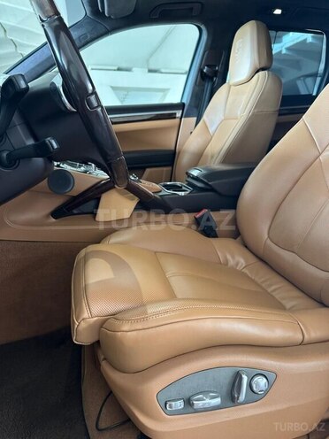 Porsche Cayenne GTS-11