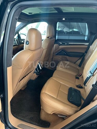 Porsche Cayenne GTS-15