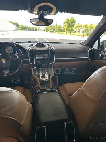 Porsche Cayenne GTS-17
