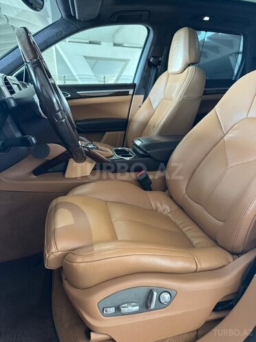 Porsche Cayenne GTS-13