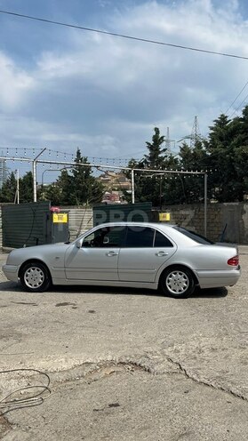 Mercedes E 200-3
