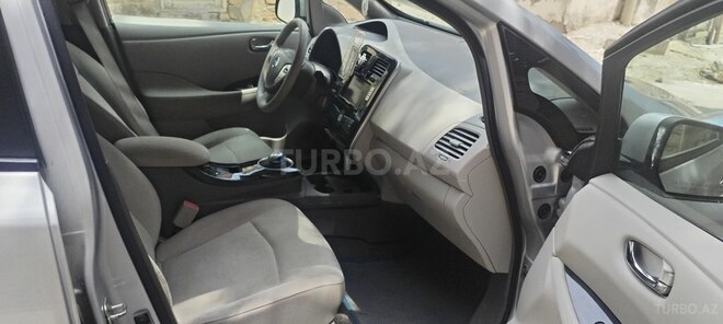Nissan Leaf-10